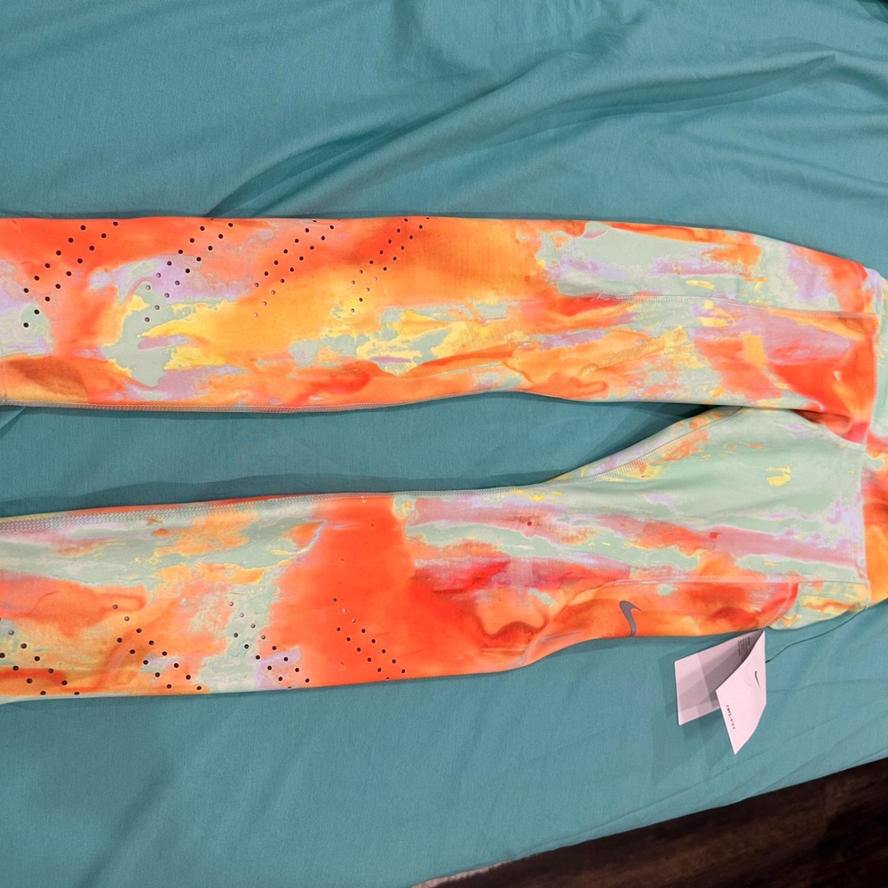 NWT Nike leggings - Picture 5 of 8